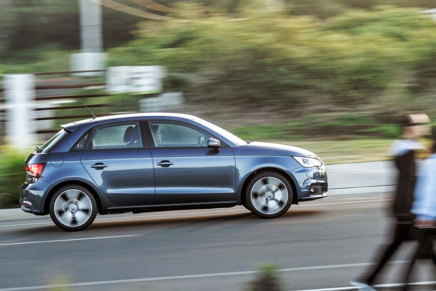  Audi A1 Sportback TFSI (8X) 2015 года  (AU) (фото 10 из 26)